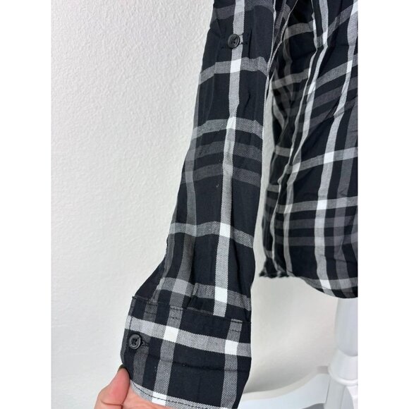 Woolrich women's small black plaid long roll tab sleeves button front shirt - Picture 4 of 7